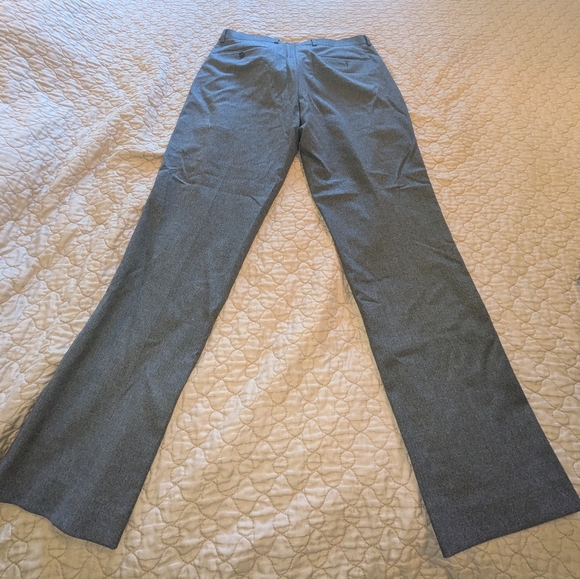 Amazon essentials 36x32 dress pants - Picture 4 of 4